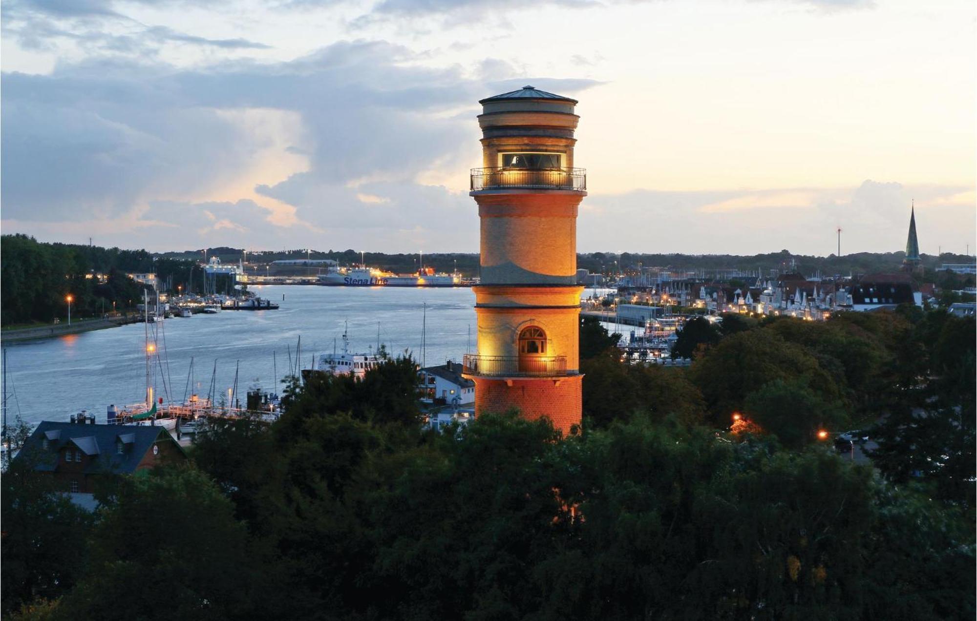 2 Bedroom Stunning In Travemuende Apartment